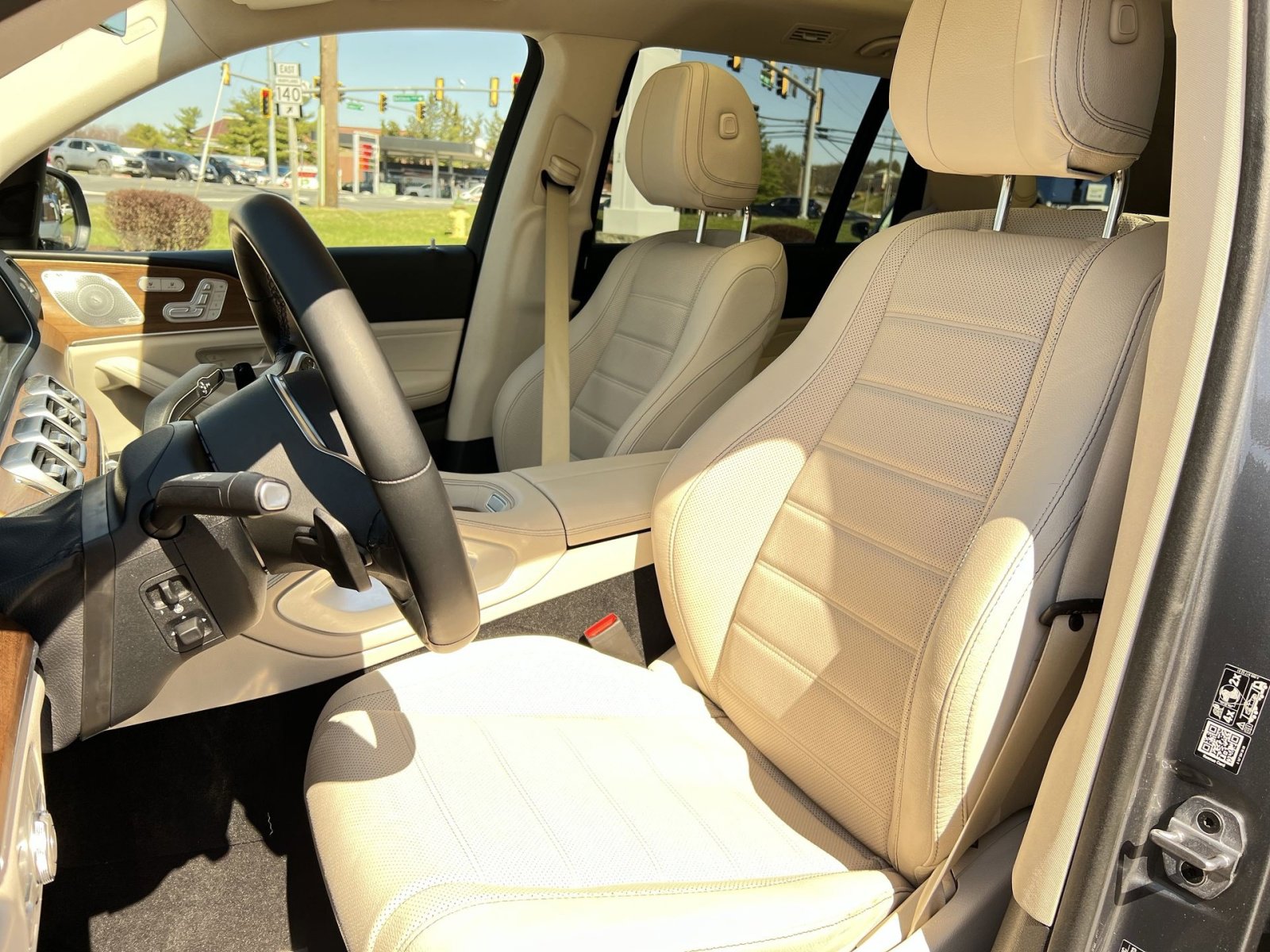 Used 2023 Mercedes-Benz GLS 580 4MATIC image 13