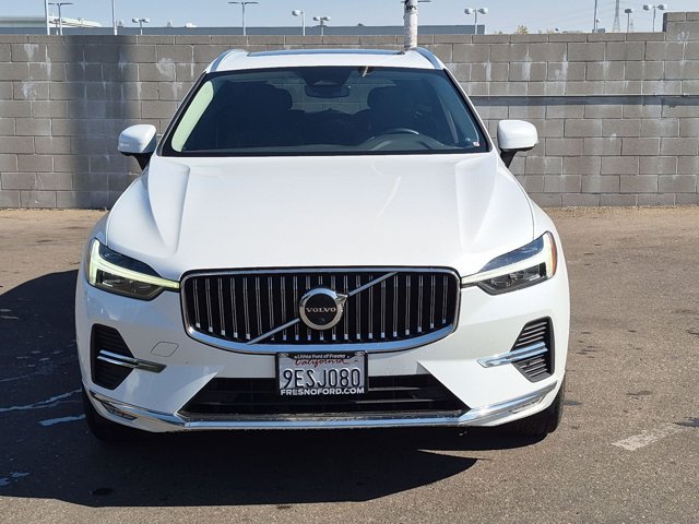 Used 2023 Volvo XC60 B5 Plus AWD/4WD image 2