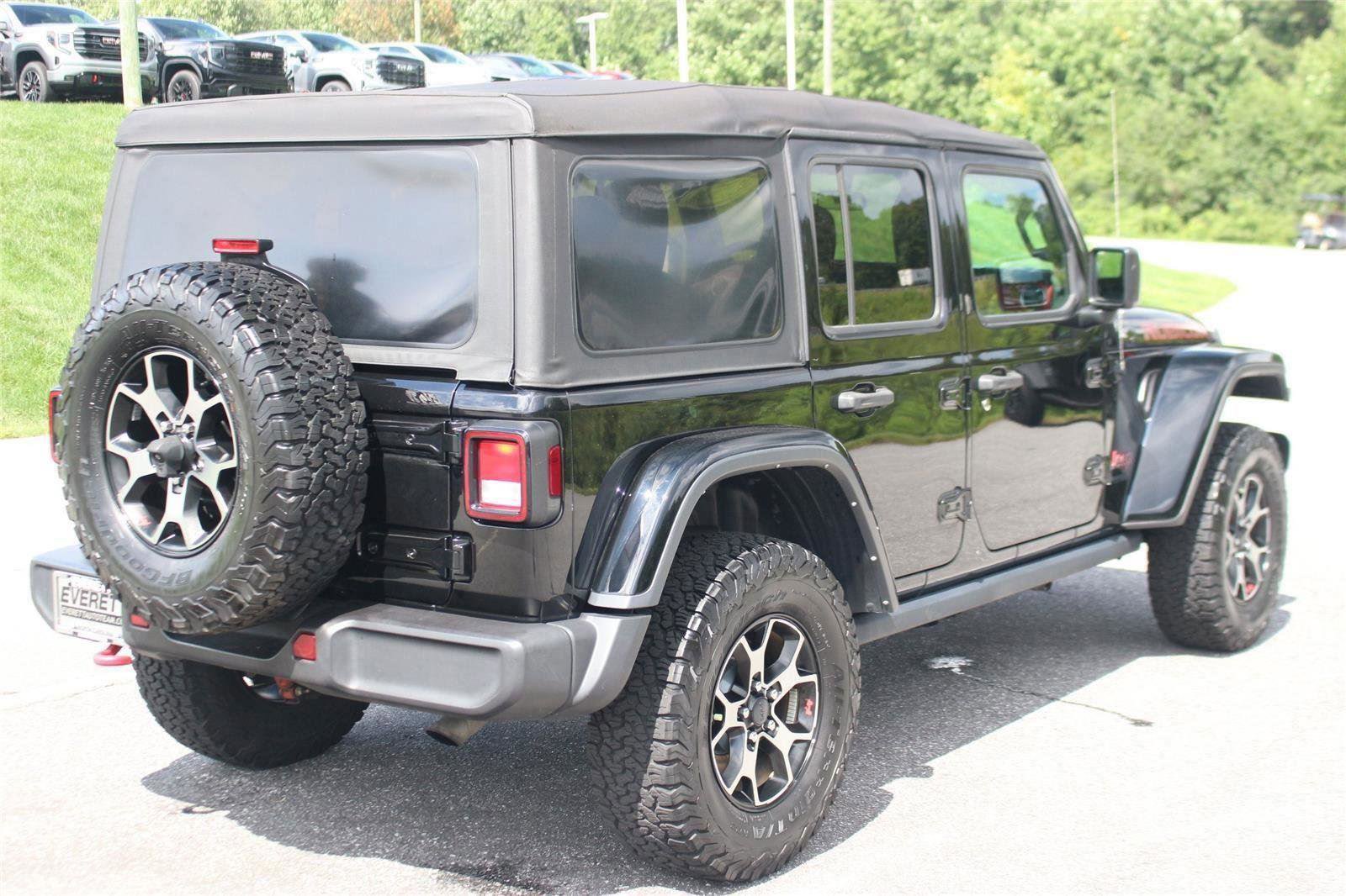 Used 2018 Jeep Wrangler Unlimited Rubicon w/ Cold Weather Group image 7