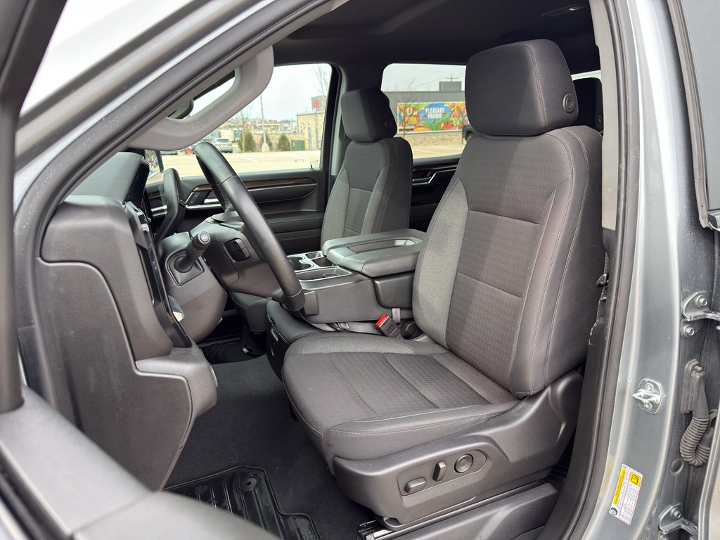 Used 2025 Chevrolet Silverado 1500 LT AWD/4WD image 14