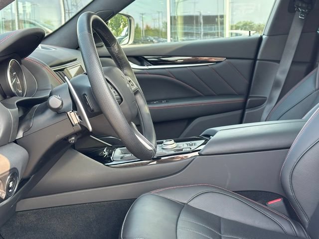 Used 2024 Maserati Levante GT Ultima AWD/4WD image 9