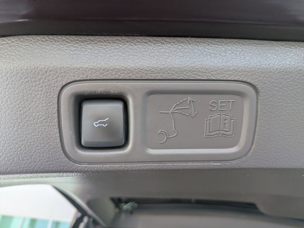 Certified 2024 Lincoln Navigator L Reserve image 15