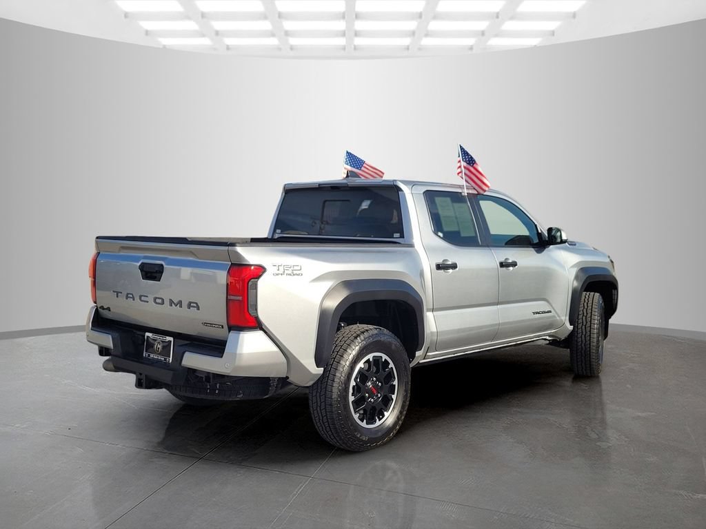 Used 2025 Toyota Tacoma TRD Off-Road w/ TRD Off Road Upgrade Package AWD/4WD image 4