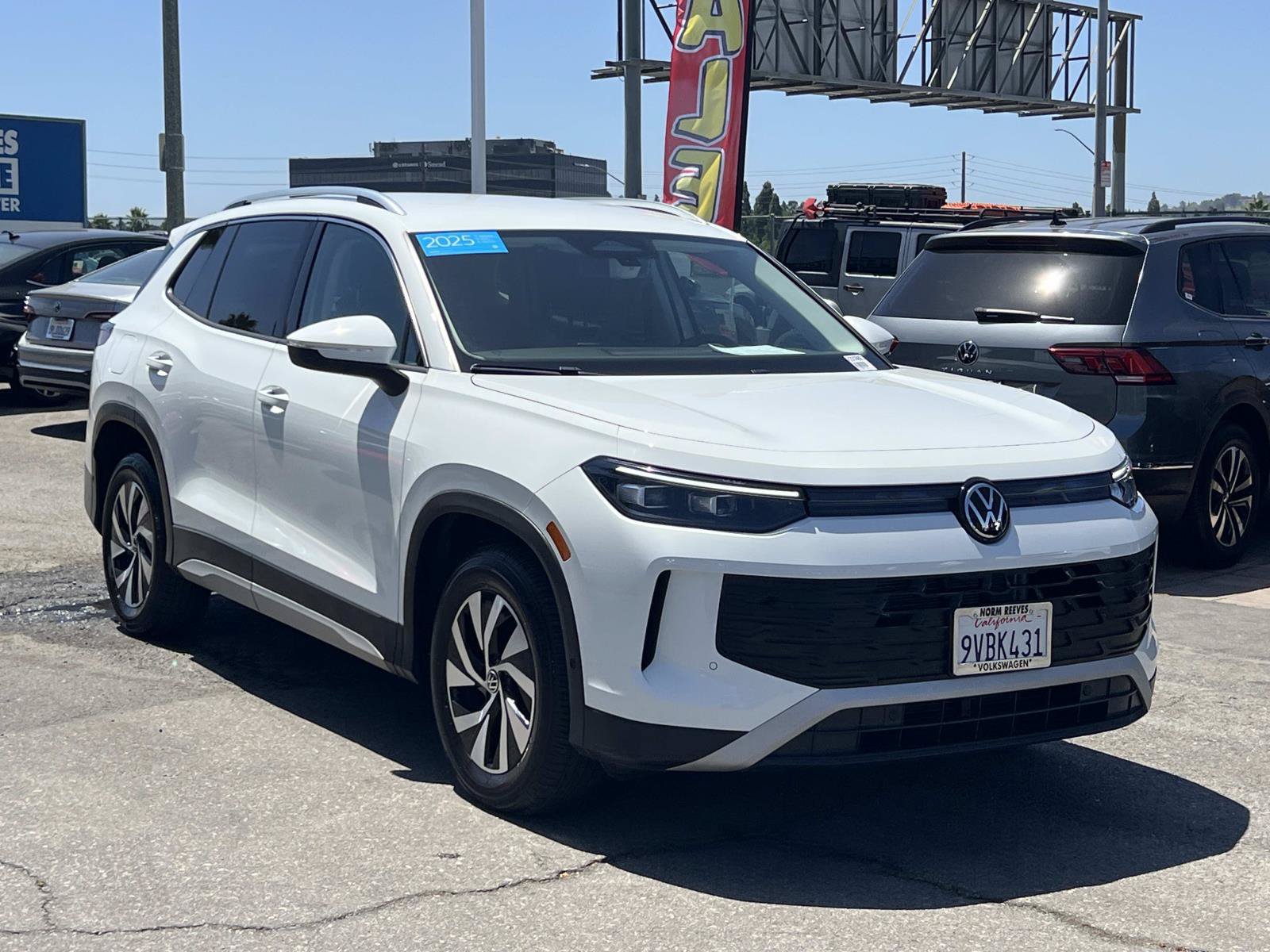 Certified 2025 Volkswagen Tiguan S FWD image 27