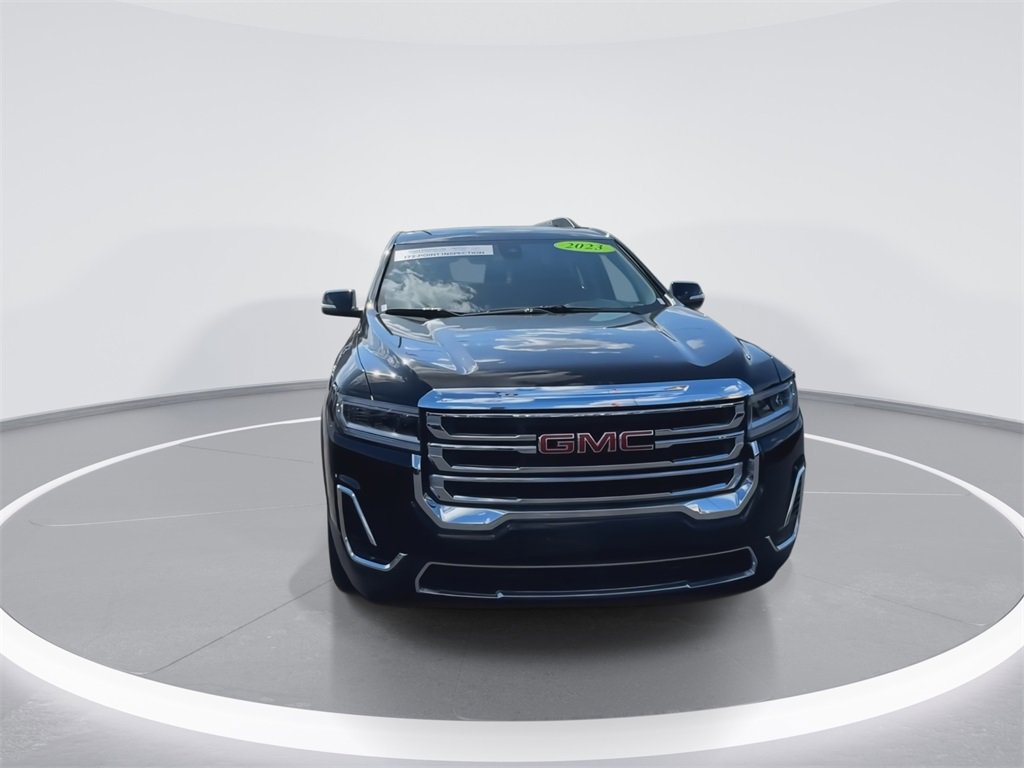 Used 2023 GMC Acadia SLE w/ Driver Convenience Package image 3