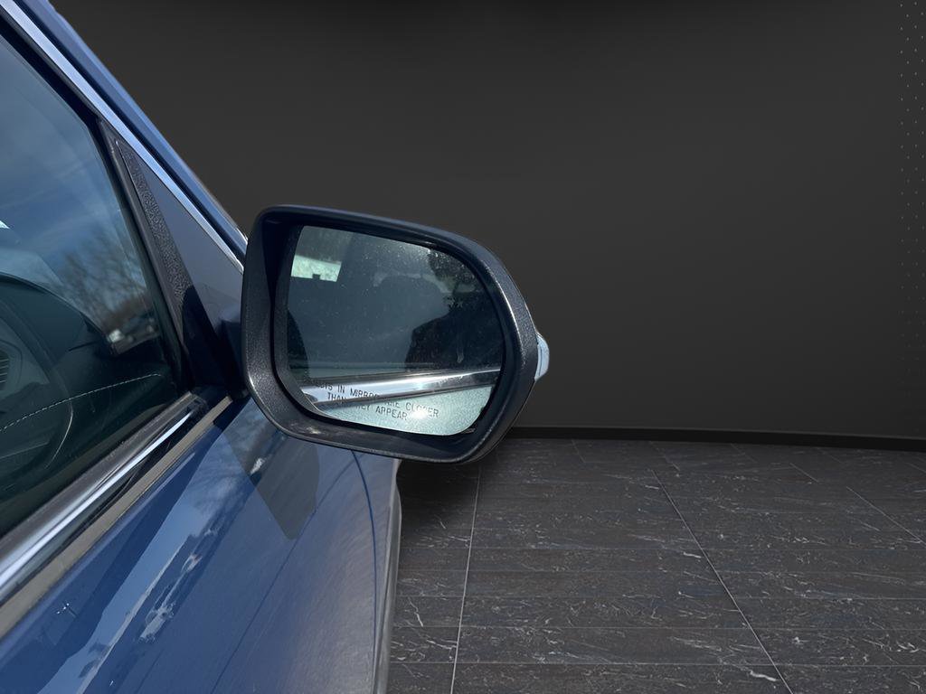 Used 2025 Buick Enclave Preferred FWD image 37