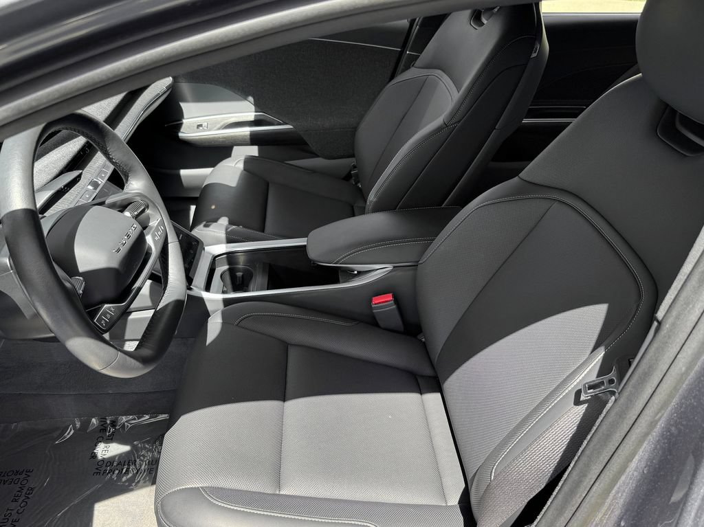 Used 2024 Lucid Air Touring AWD/4WD image 15
