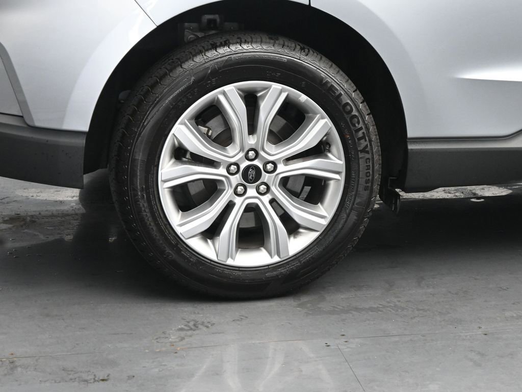 Used 2024 Ford Edge Titanium image 10