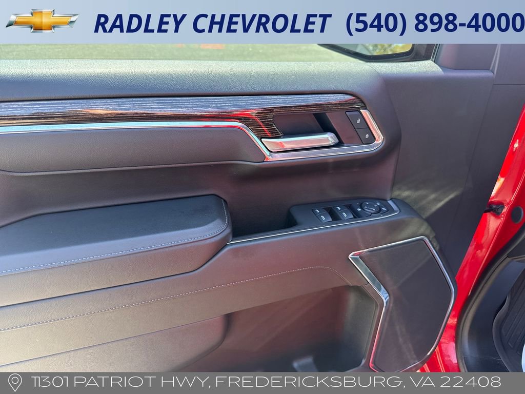 Certified 2025 GMC Sierra 1500 Elevation w/ LPO, Elevation Black Package AWD/4WD image 5