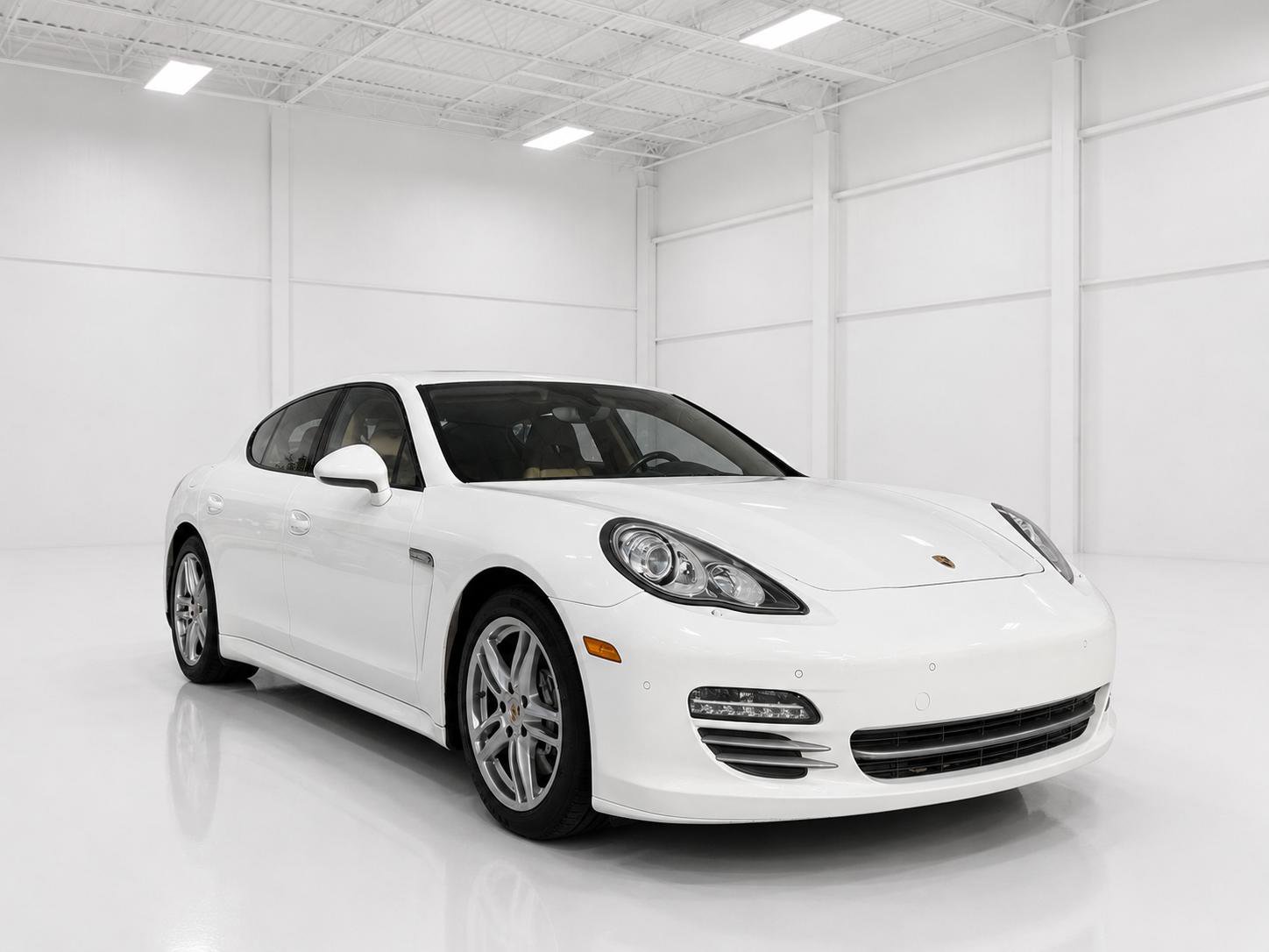 Used 2013 Porsche Panamera image 4