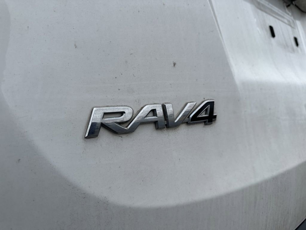 Used 2015 Toyota RAV4 LE image 5