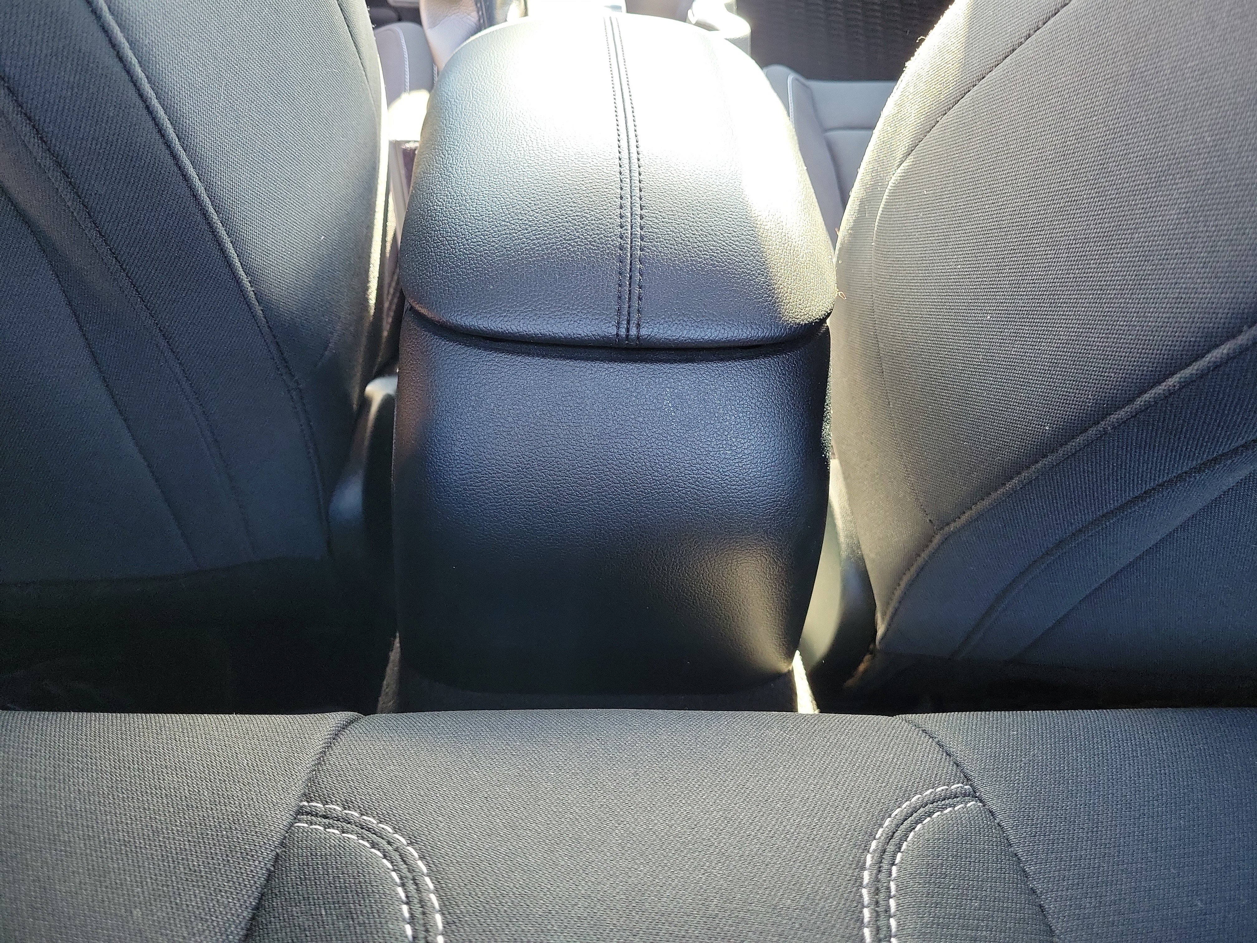 Used 2022 Ford Mustang EcoBoost image 11