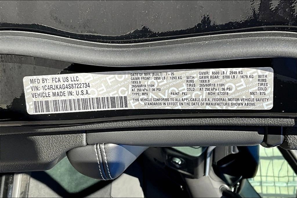 New 2025 Jeep Grand Cherokee L Altitude image 11