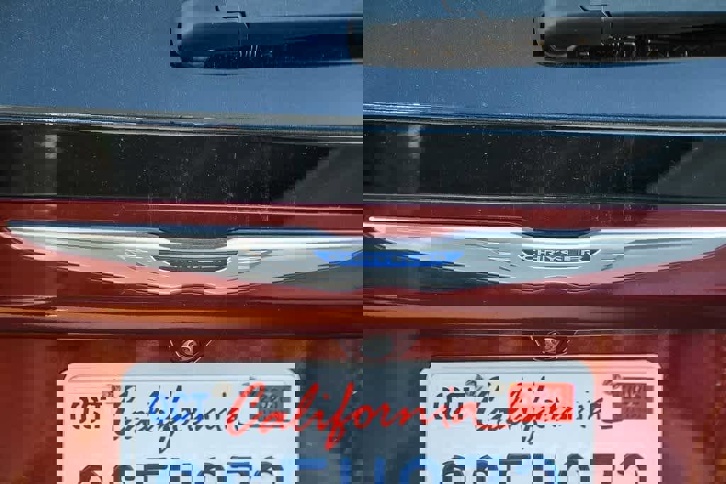 Used 2019 Chrysler Pacifica Touring-L Plus w/ Tire & Wheel Group image 21