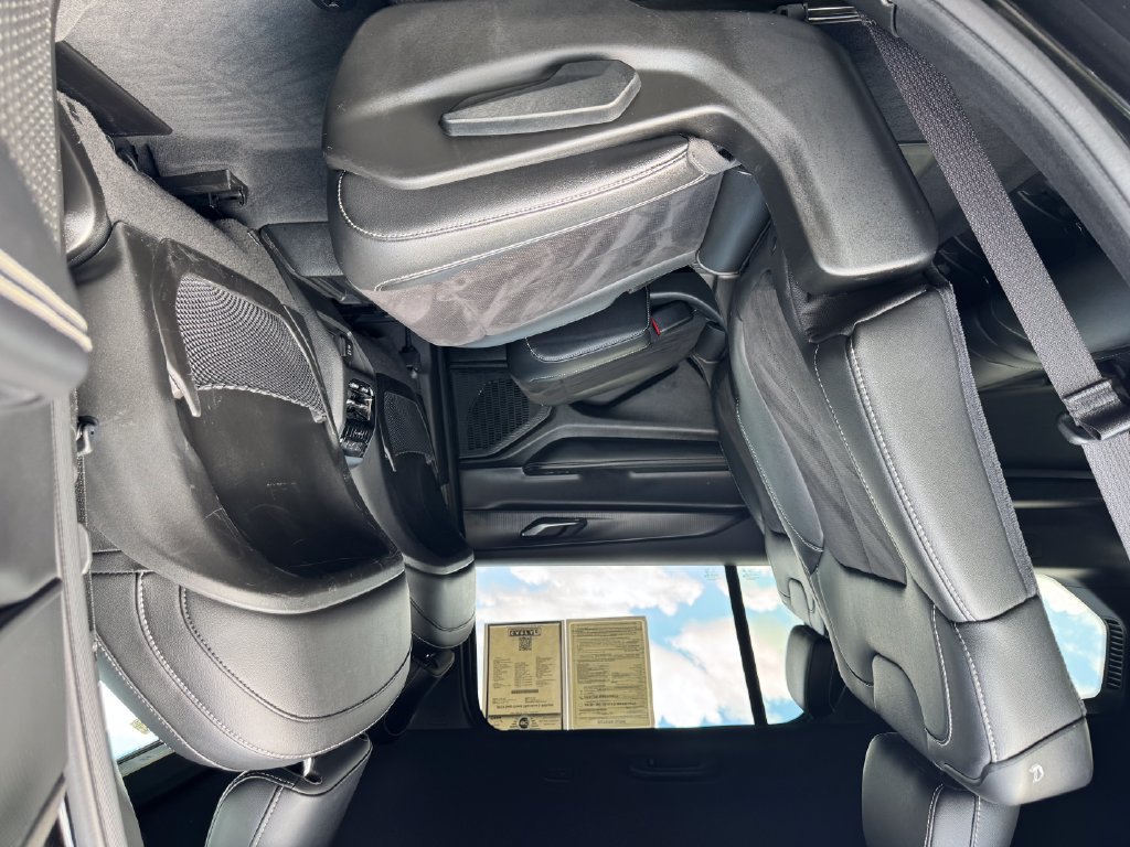 Used 2023 Jeep Grand Cherokee L Laredo AWD/4WD image 14