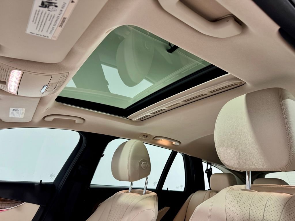 Used 2018 Mercedes-Benz E 400 4MATIC Wagon w/ Premium 1 Package image 6