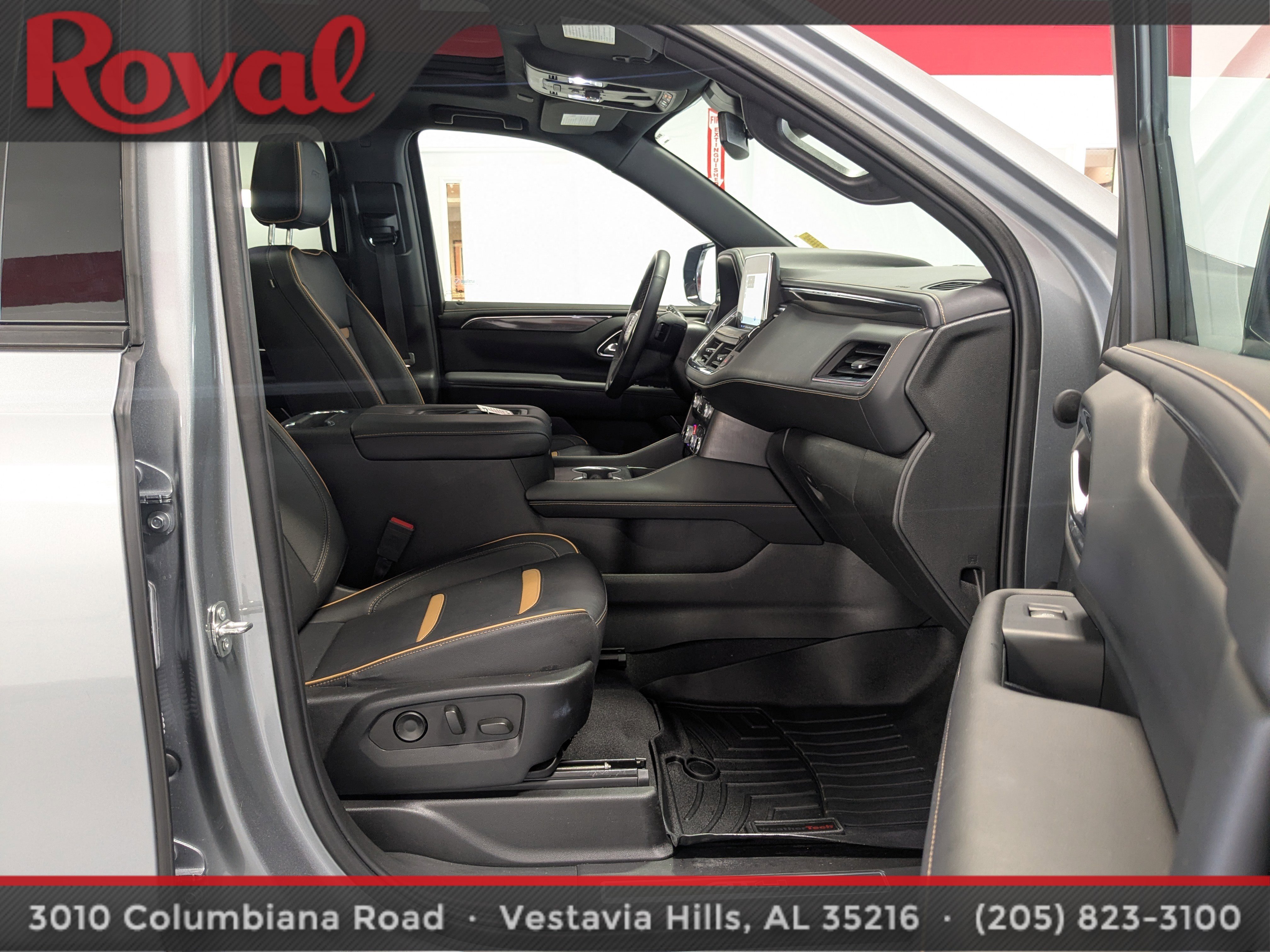 Used 2023 GMC Yukon AT4 w/ Technology Package AWD/4WD image 8