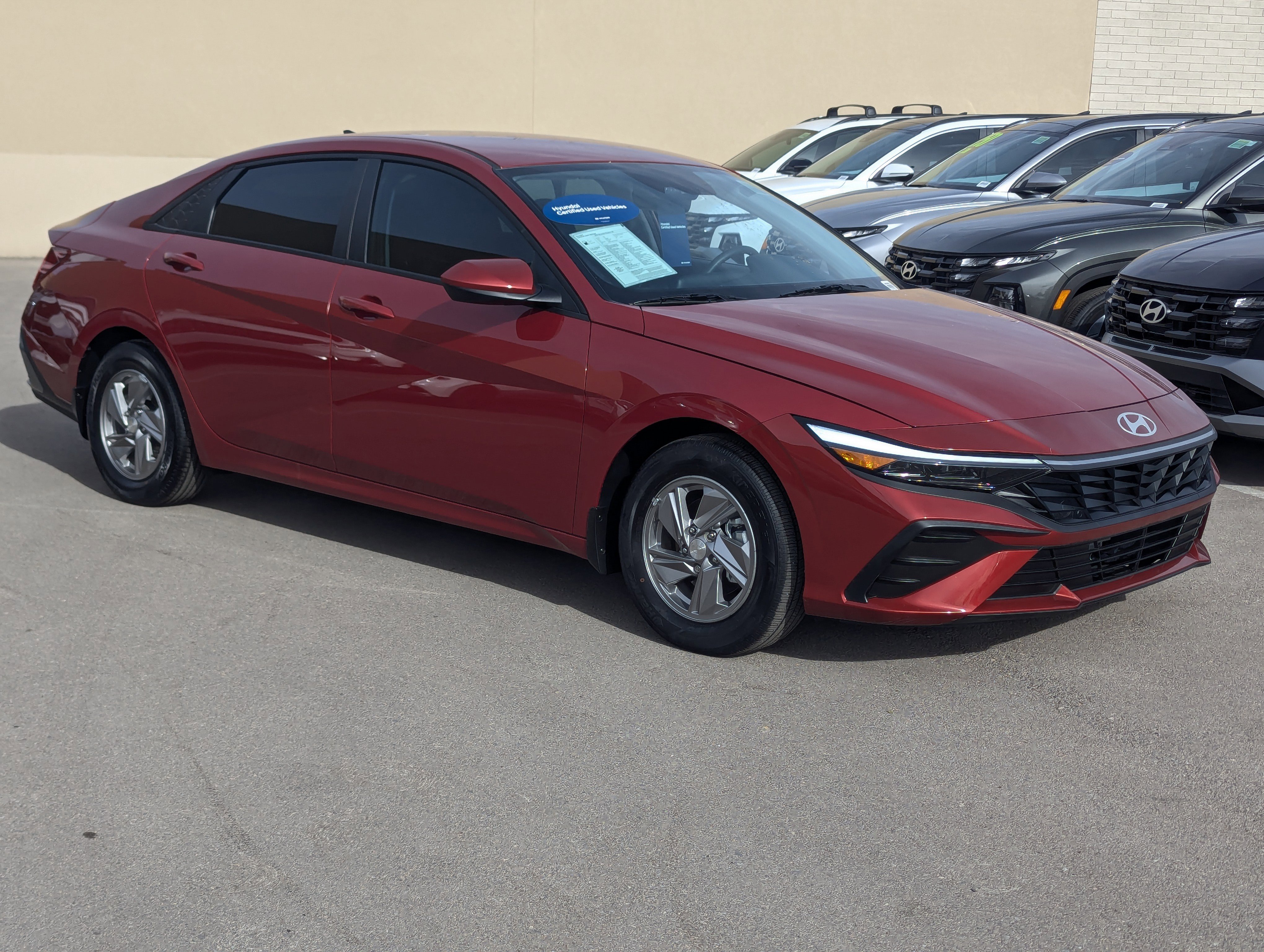 Certified 2025 Hyundai Elantra SE image 1