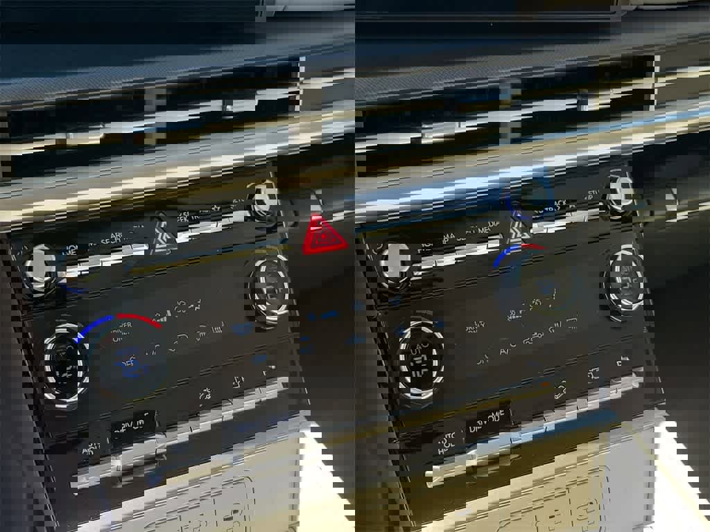 New 2026 Hyundai Santa Fe SE image 30