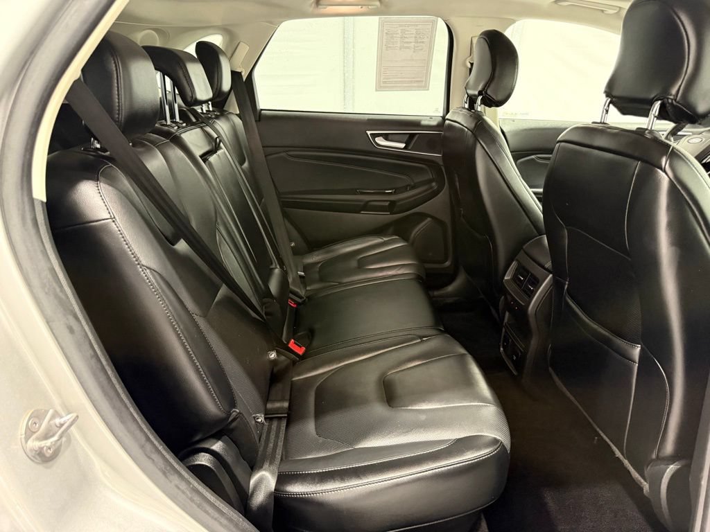 Used 2017 Ford Edge Titanium w/ Equipment Group 301A AWD/4WD image 26