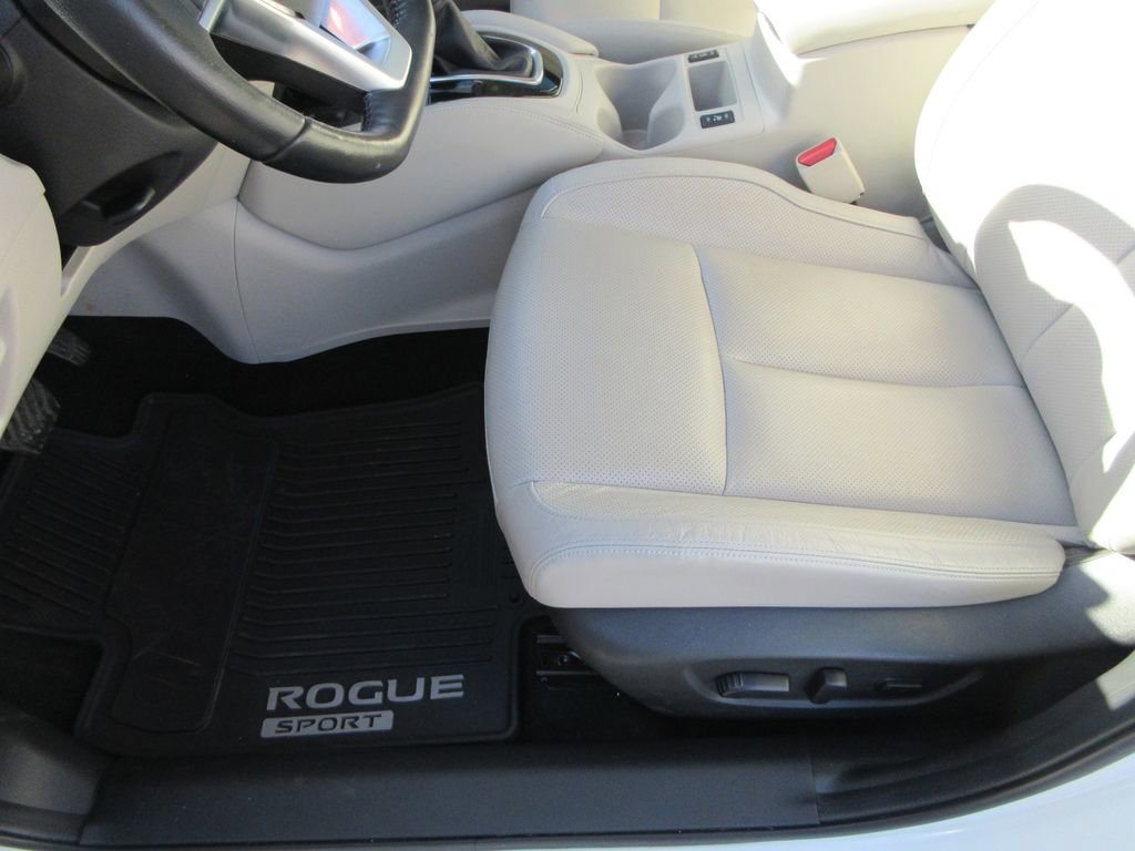 Used 2020 Nissan Rogue Sport SL image 22