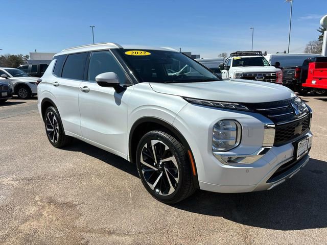 Used 2022 Mitsubishi Outlander SEL image 1