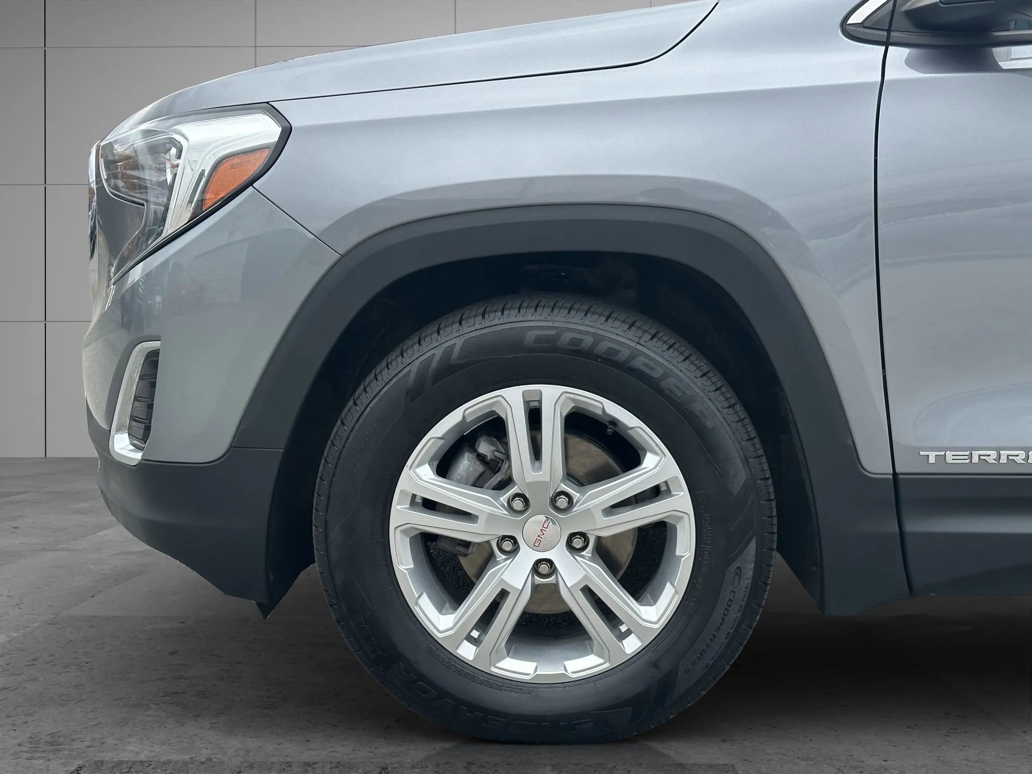 Used 2020 GMC Terrain SLE w/ Driver Convenience Package AWD/4WD image 22