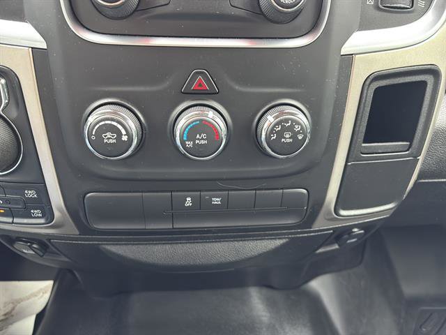 Used 2019 RAM 1500 Classic SLT image 24