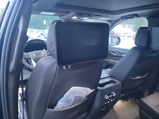 Used 2023 GMC Yukon XL Denali w/ Denali Reserve Package AWD/4WD image 33