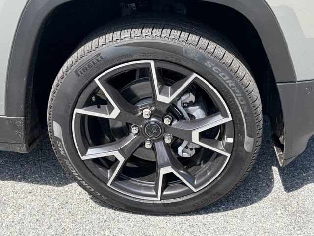New 2026 Jeep Cherokee Overland w/ Advanced Pro Tech Group AWD/4WD image 10