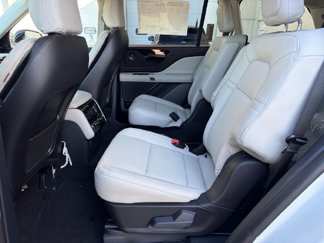 New 2027 Lincoln Aviator AWD image 15