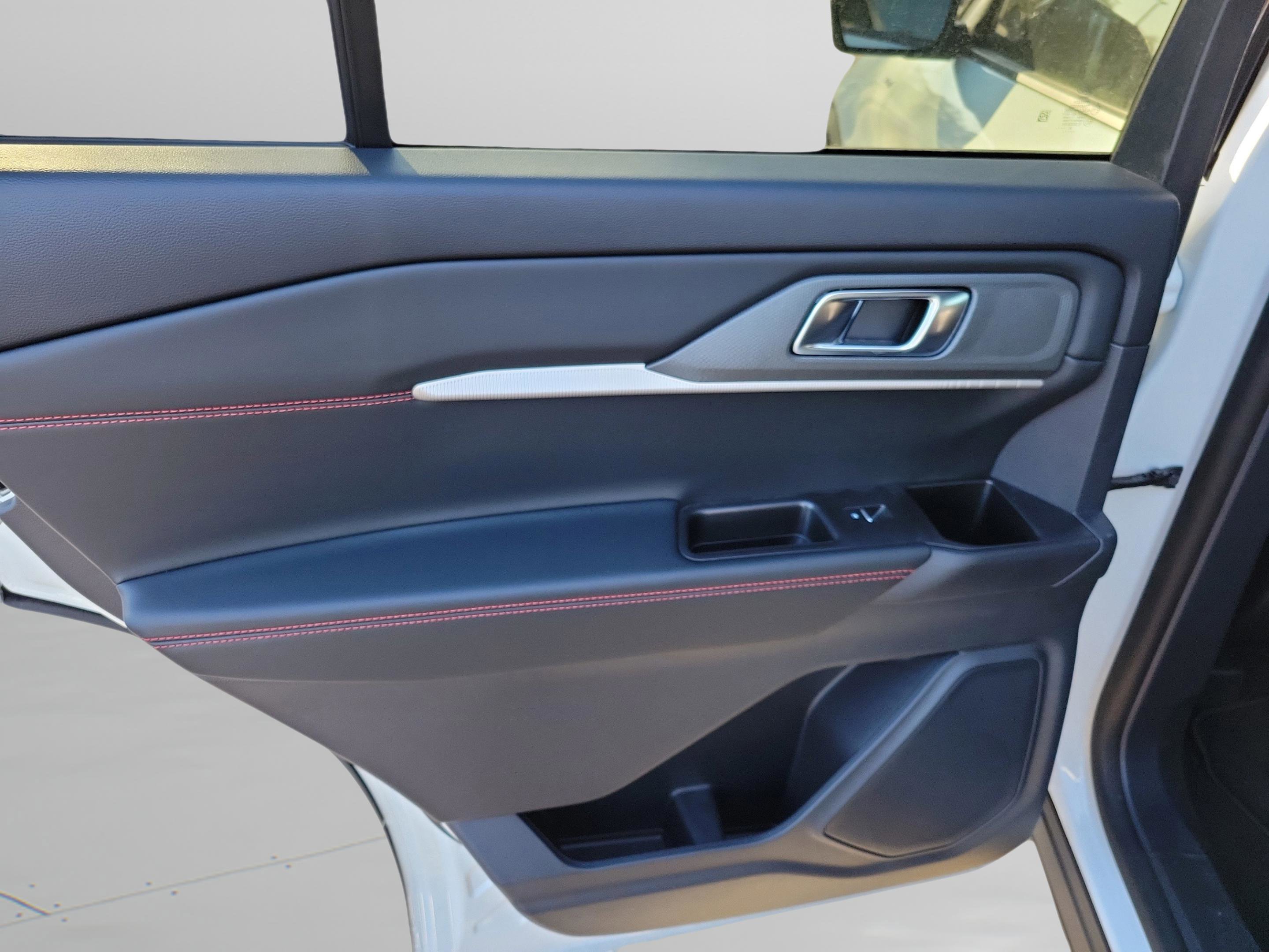 New 2025 Ford Explorer ST-Line w/ Premium Package image 26