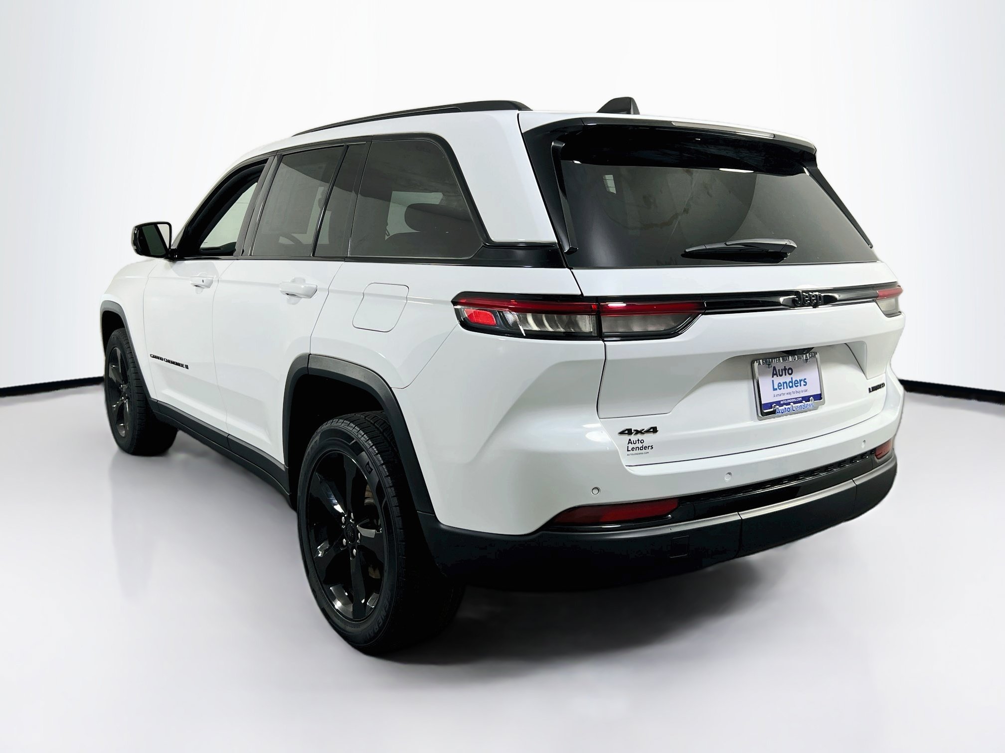 Used 2023 Jeep Grand Cherokee Limited w/ Black Appearance Package AWD/4WD image 7