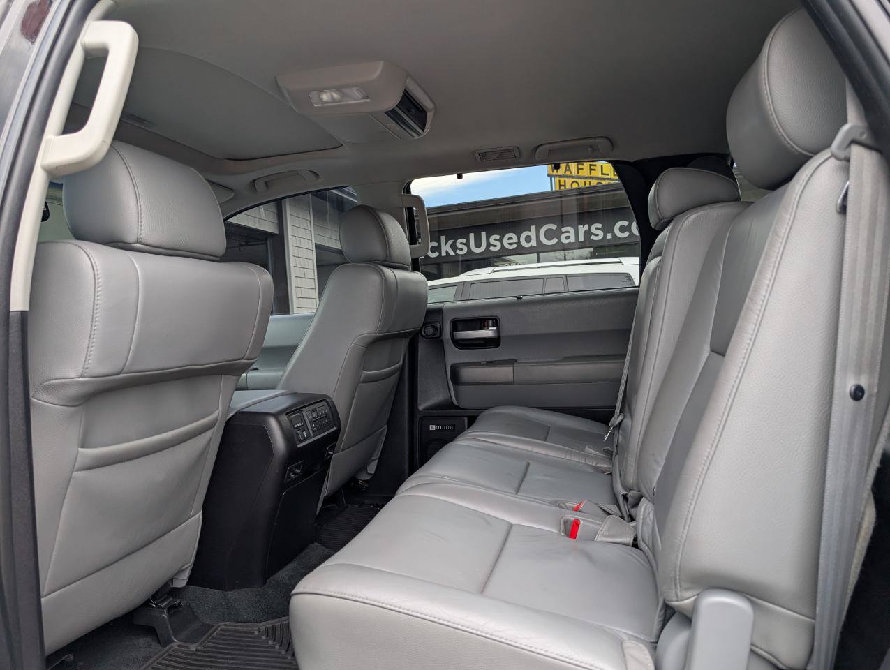 Used 2016 Toyota Sequoia Limited w/ Safety & Convenience Package AWD/4WD image 21