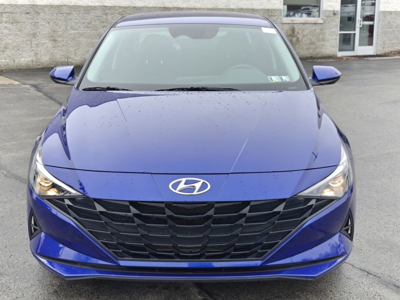 Used 2022 Hyundai Elantra SEL w/ Cargo Package image 2