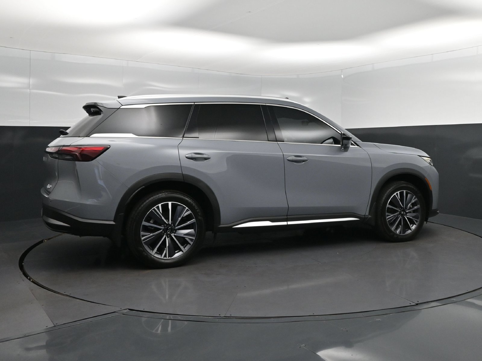 Certified 2026 INFINITI QX60 Luxe w/ Cargo Package FWD image 8