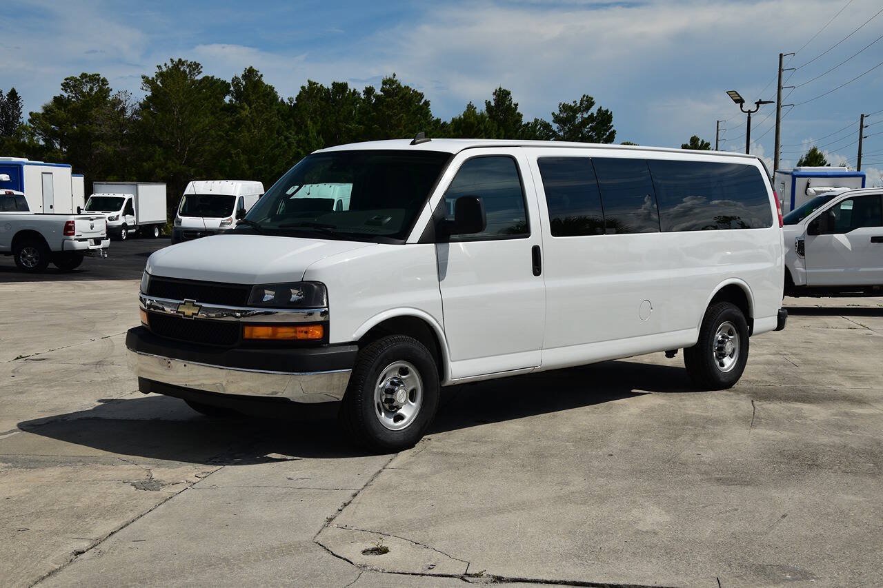 Used 2019 Chevrolet Express 3500 LT w/ LT Preferred Equipment Group RWD image 3