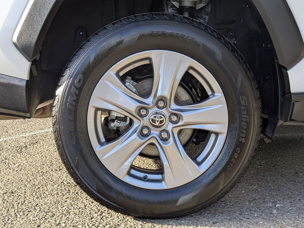 Used 2024 Toyota RAV4 XLE FWD image 9