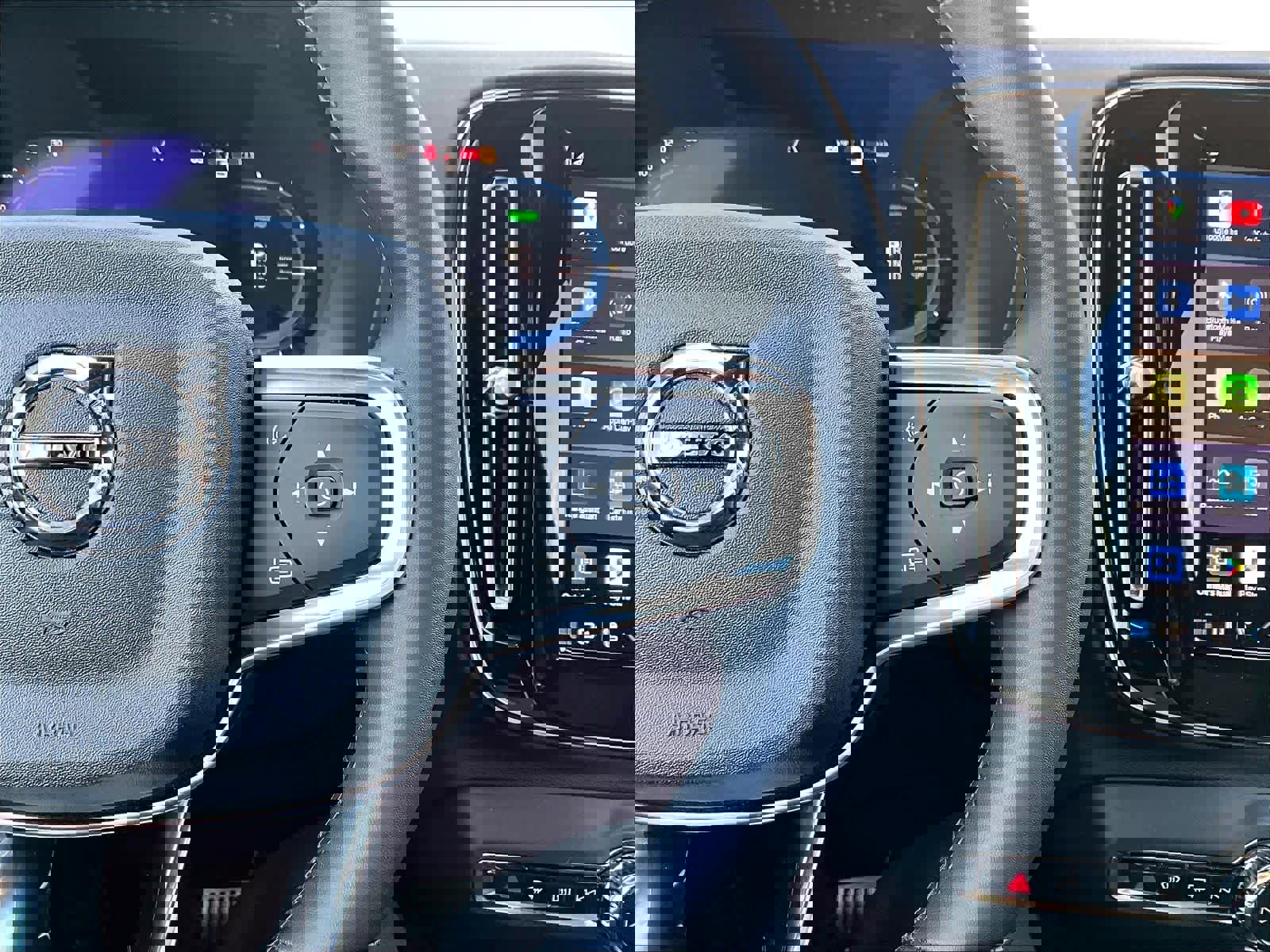 Used 2023 Volvo XC40 Recharge Plus w/ Protection Package Premier image 22