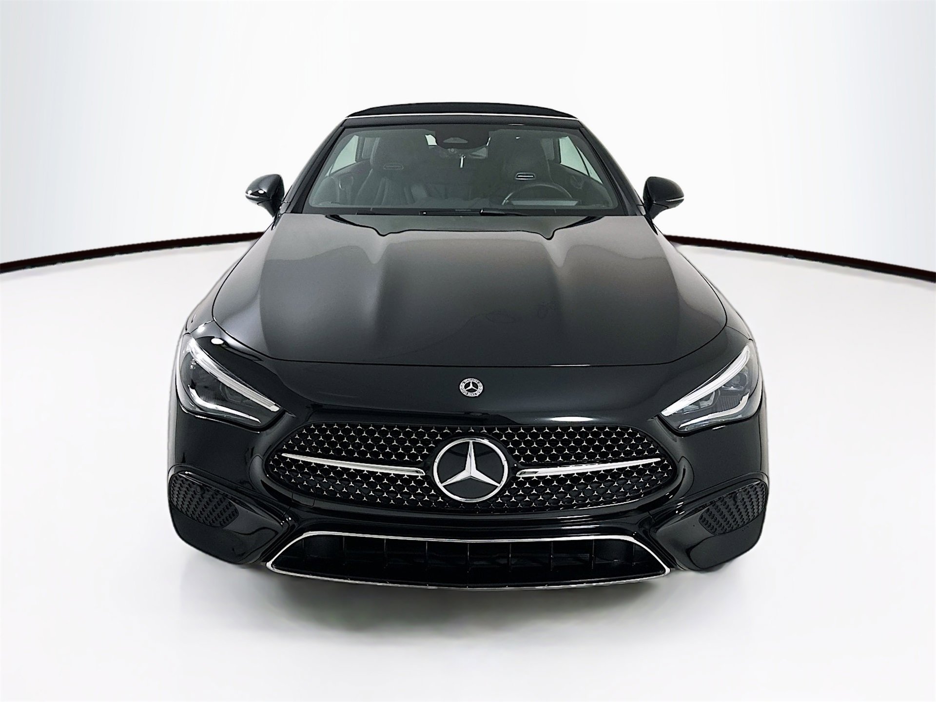 Used 2025 Mercedes-Benz CLE 300 4MATIC Cabriolet image 2