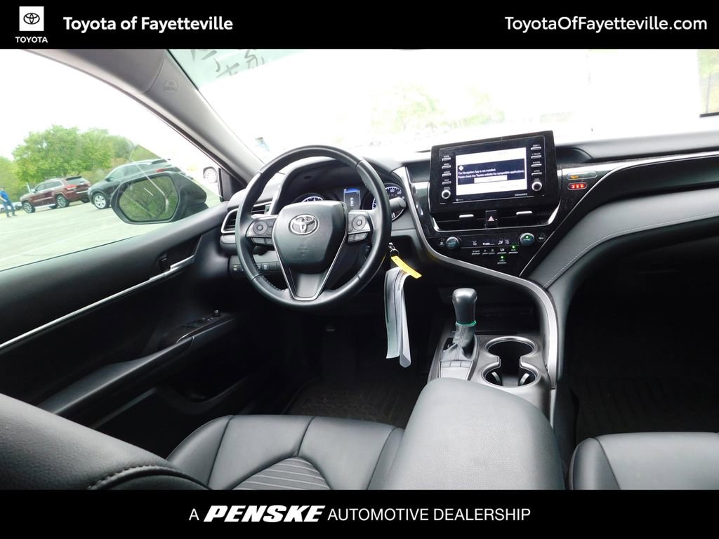 Used 2024 Toyota Camry SE image 6