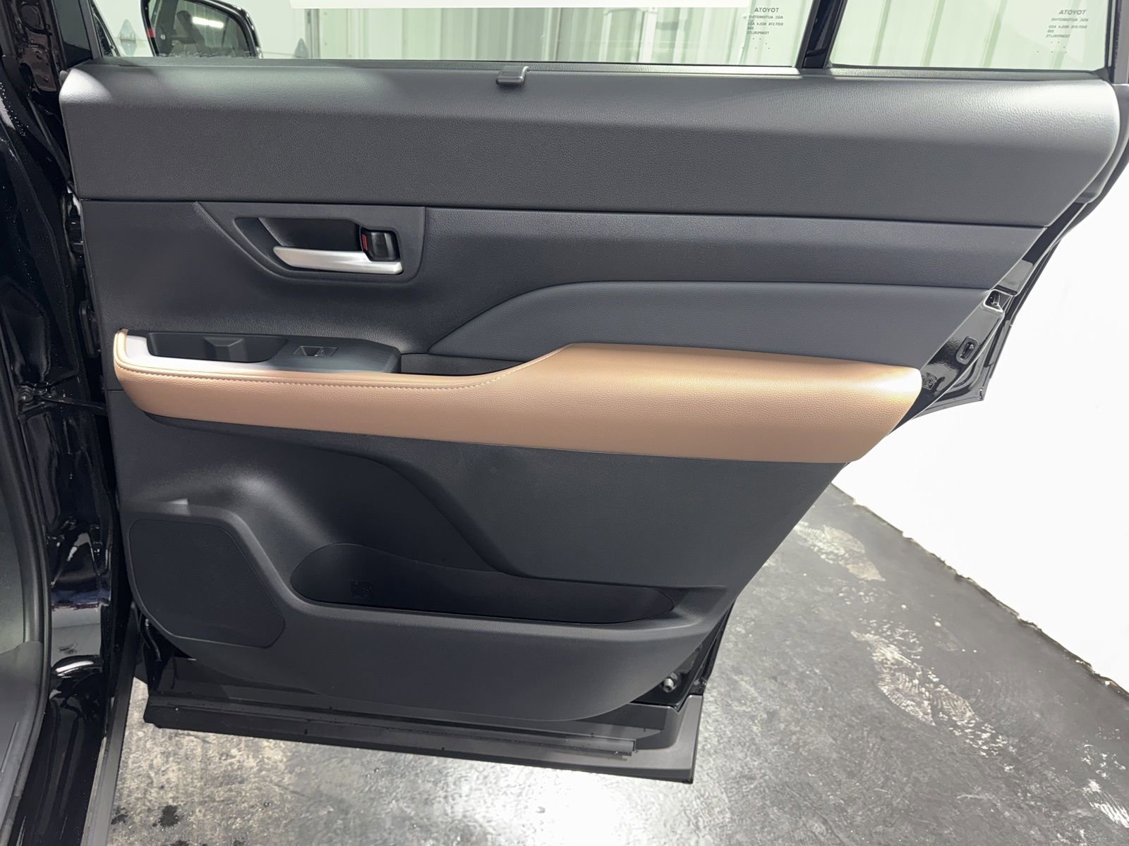 New 2026 Toyota Grand Highlander Platinum image 16