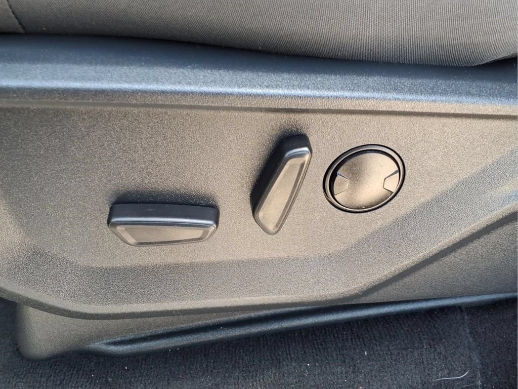 Used 2025 Ford Expedition Active RWD image 11