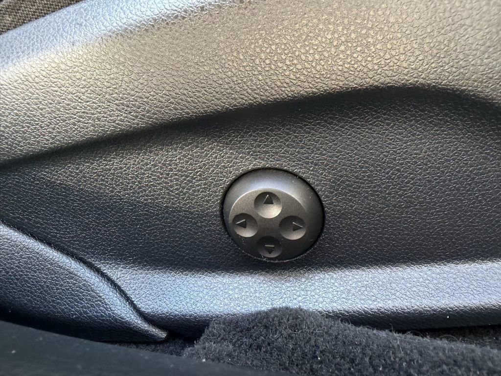 Used 2020 Mercedes-Benz C 300 Sedan image 35