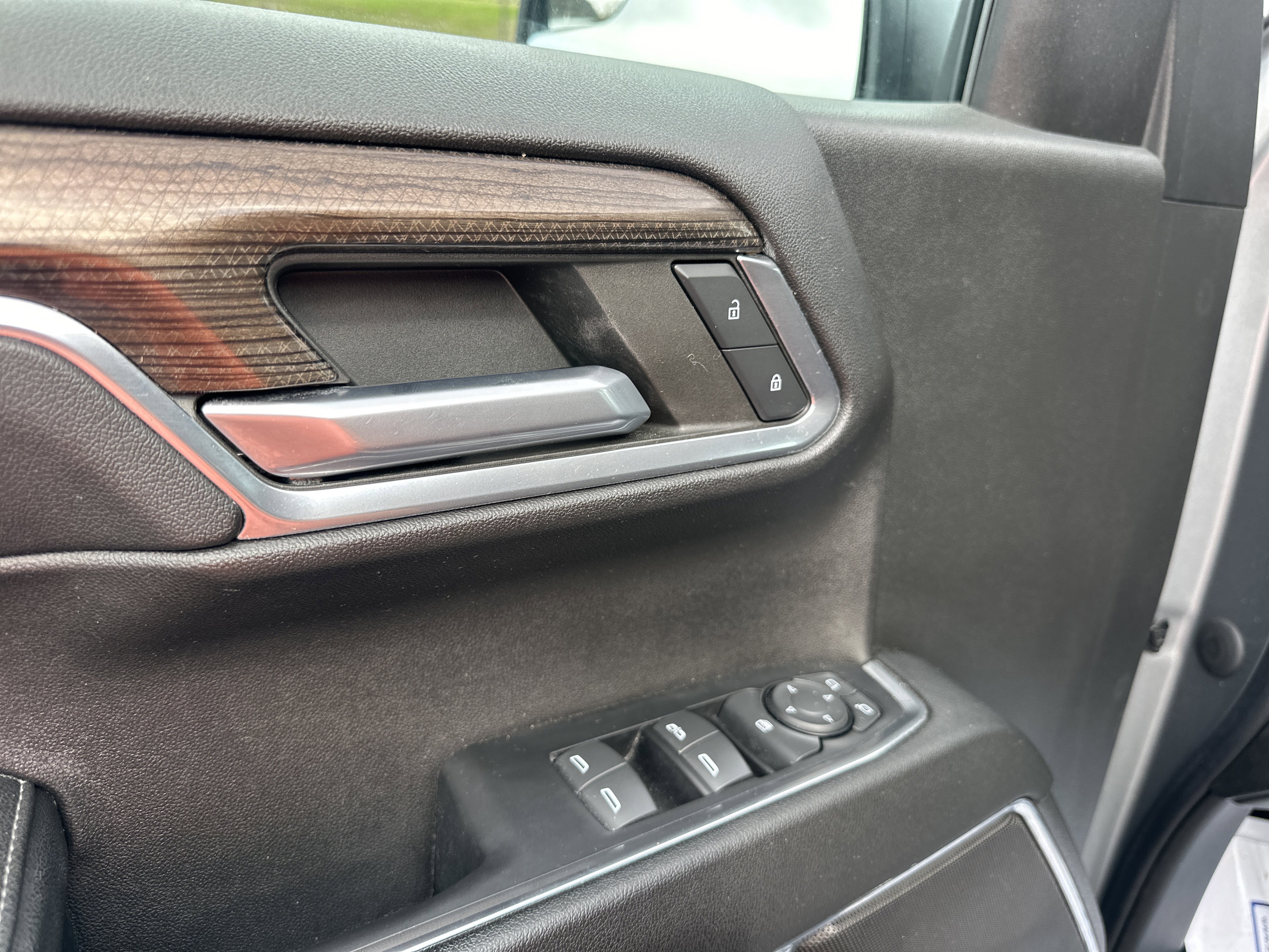 Used 2023 Chevrolet Silverado 1500 LT image 8