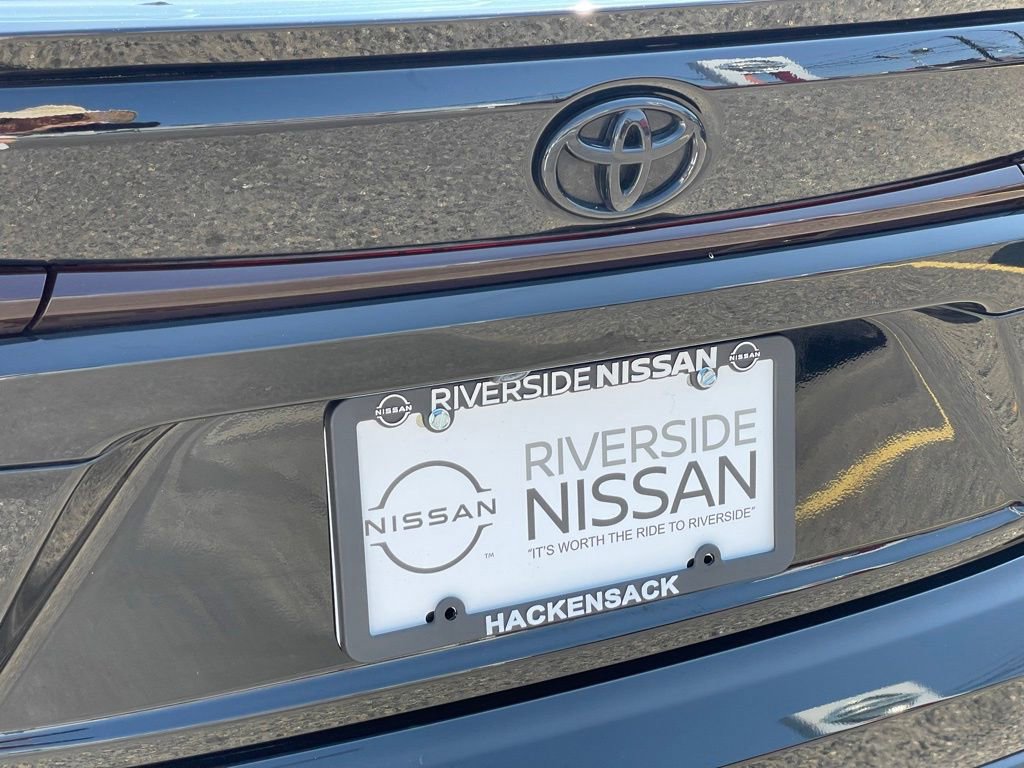 Used 2024 Toyota Corolla SE Nightshade image 30