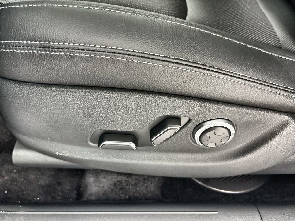 New 2026 Genesis GV70 2.5T AWD/4WD image 14