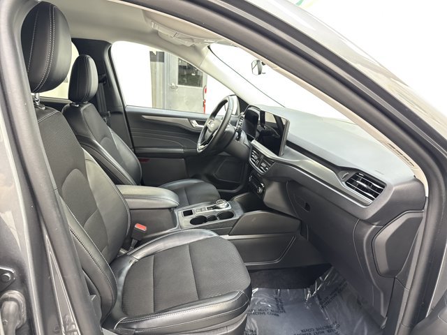 Used 2025 Ford Escape SE FWD image 30