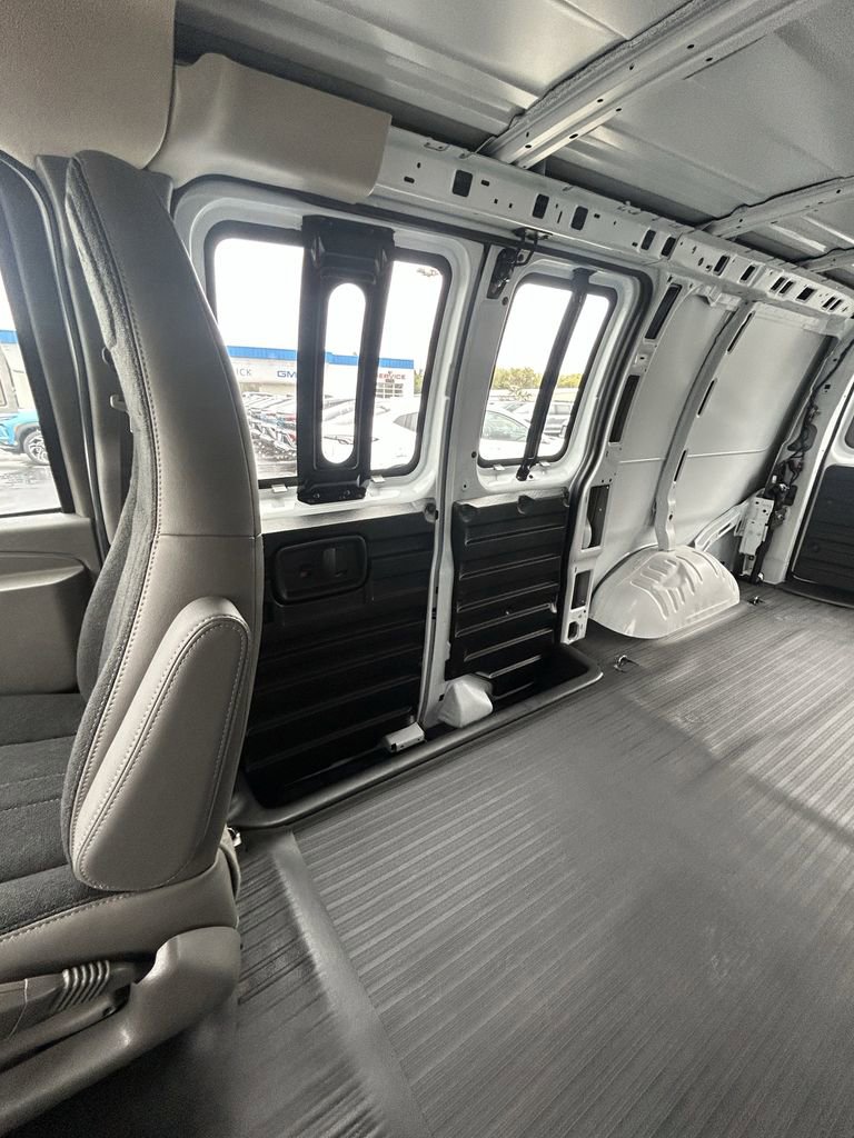 New 2025 GMC Savana 2500 w/ Driver Convenience Package image 21
