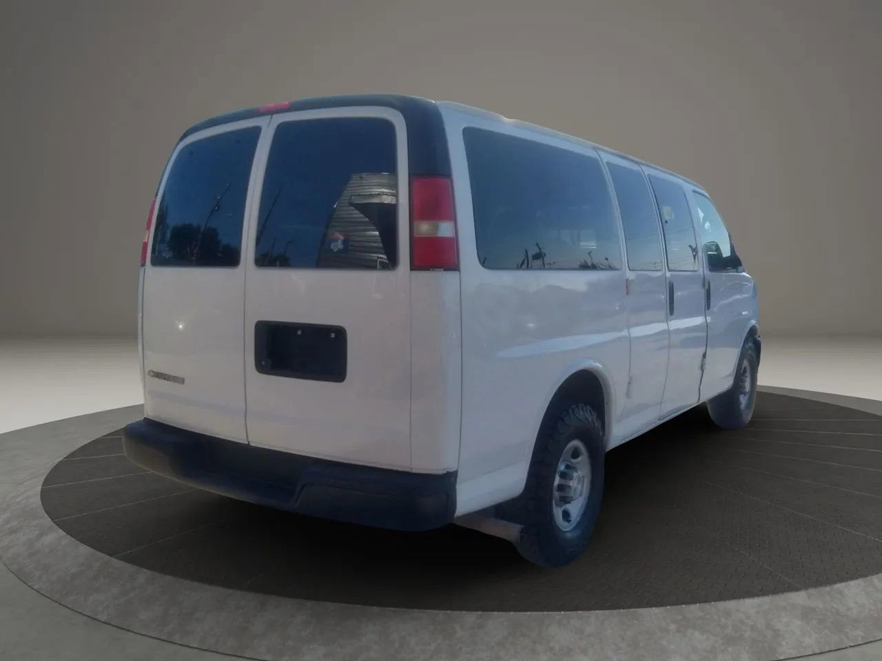 Used 2015 Chevrolet Express 2500 LS image 6